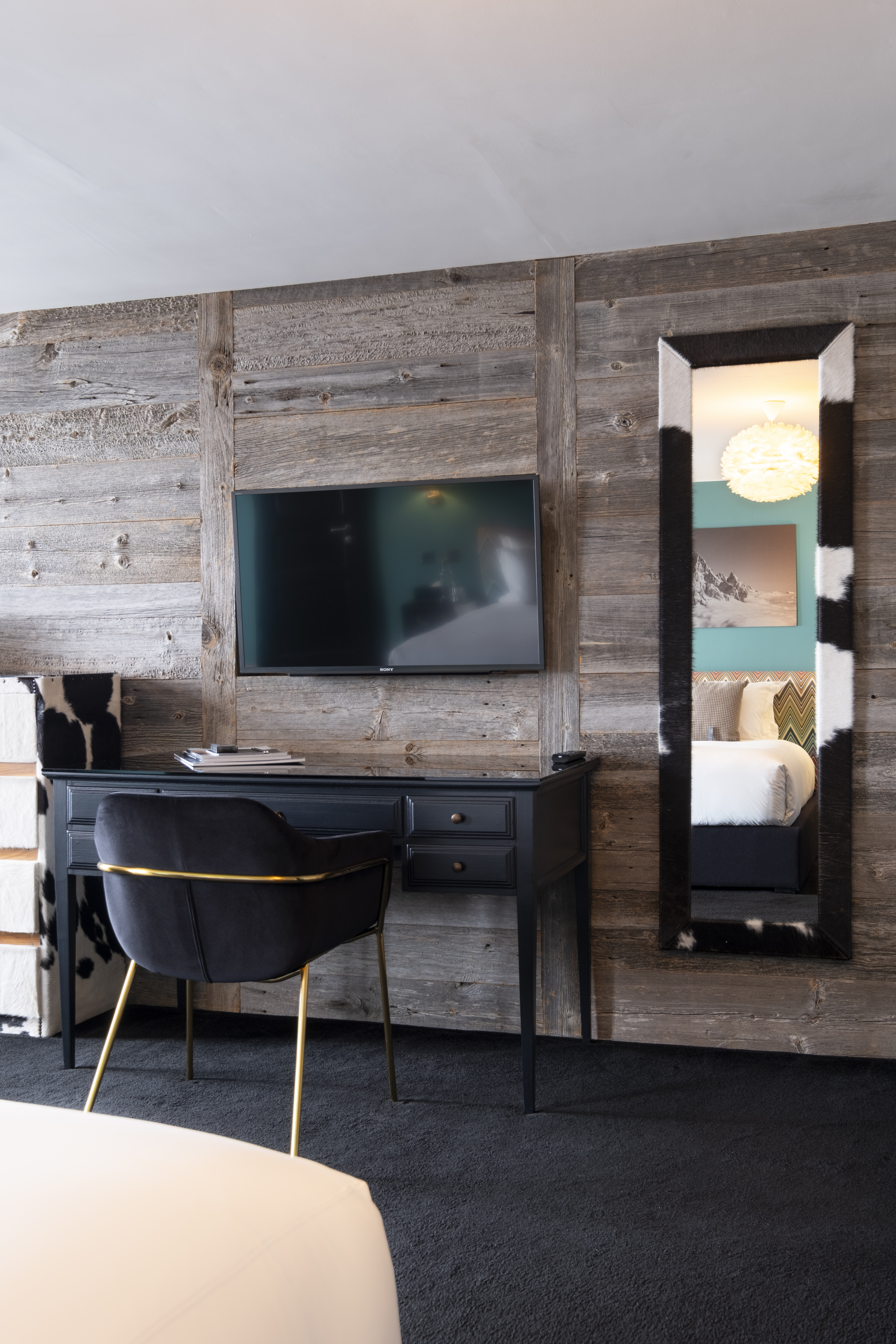 Superior room with balcony bedroom at the Hotel Farinet