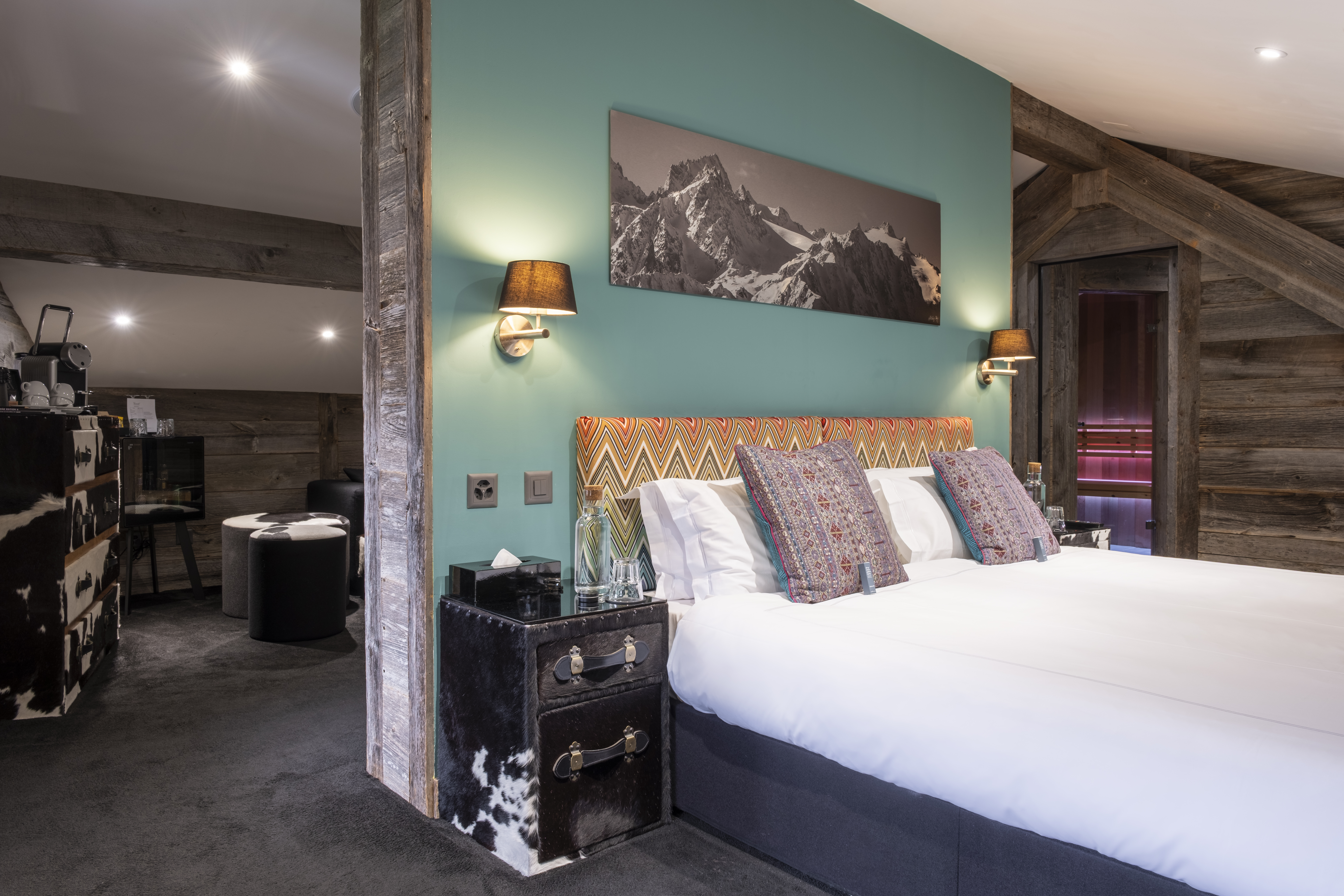 Relaxation area in the penthouse suite at the Hotel Farinet