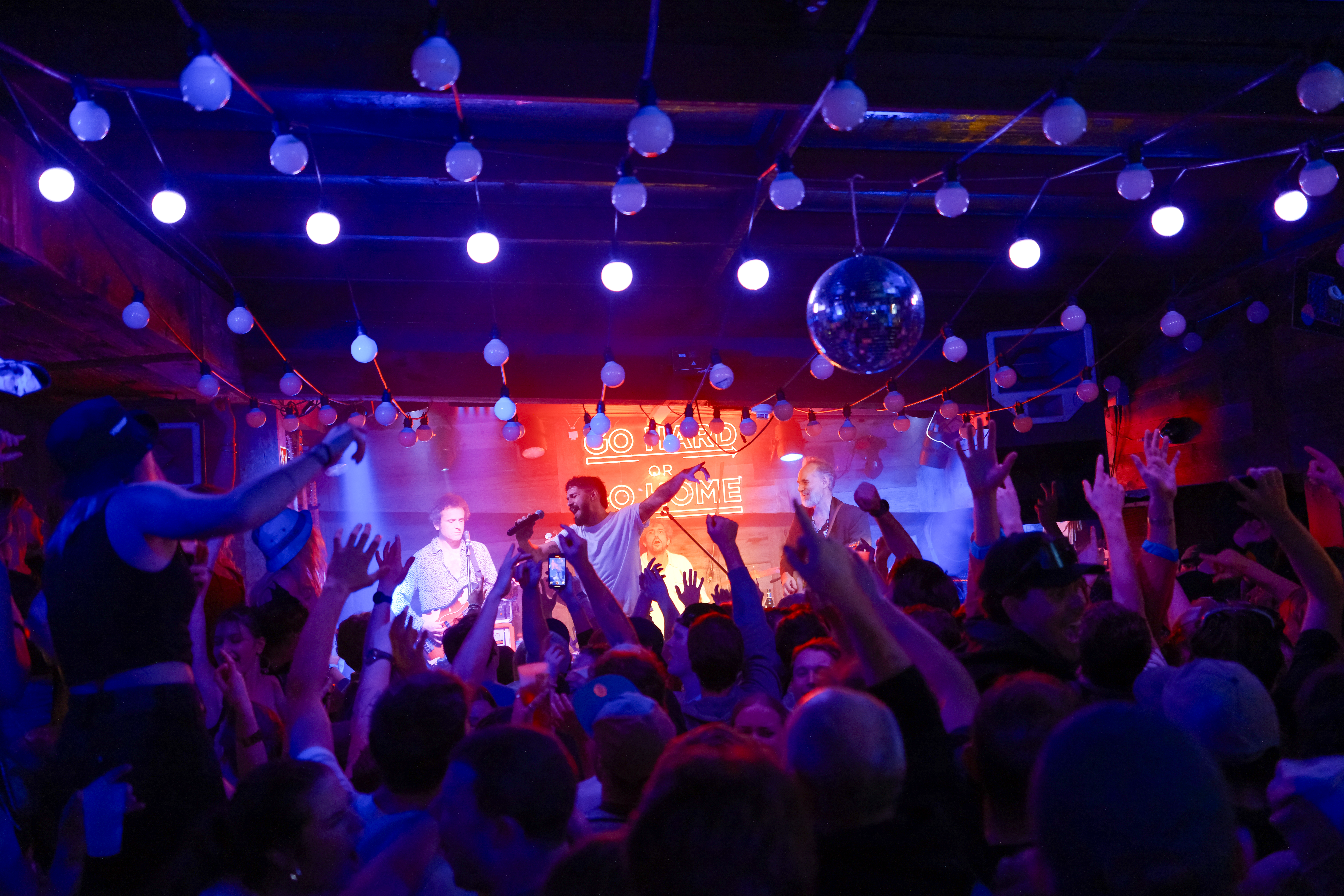 Live bands every evening in Après at Farinet